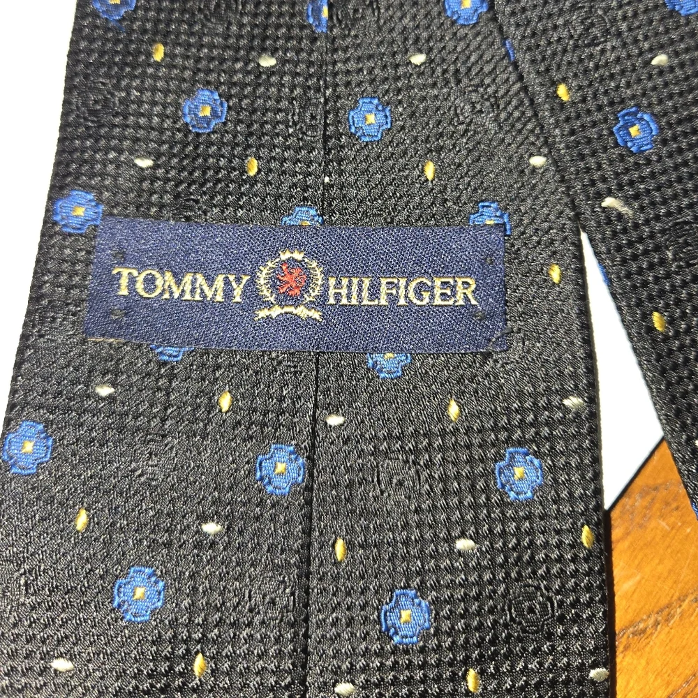 Tommy Hilfiger Men's Silk Necktie